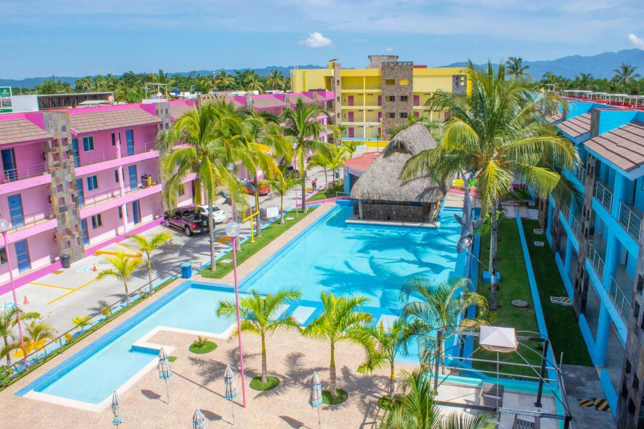 Miami Inn Nuevo Vallarta Exterior photo
